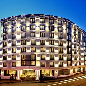 Dora Otel